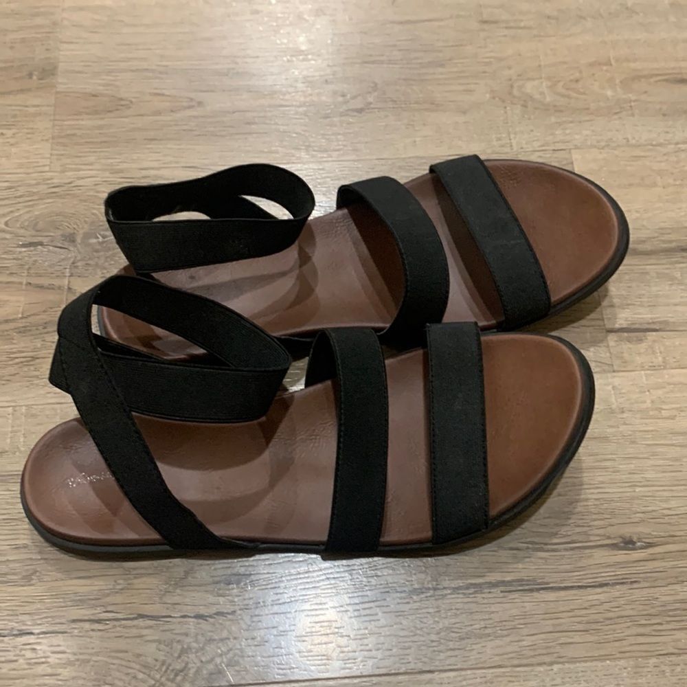 Black sandals 
